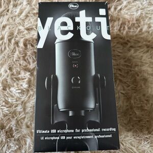 Blue Yeti Blackout USB Microphone